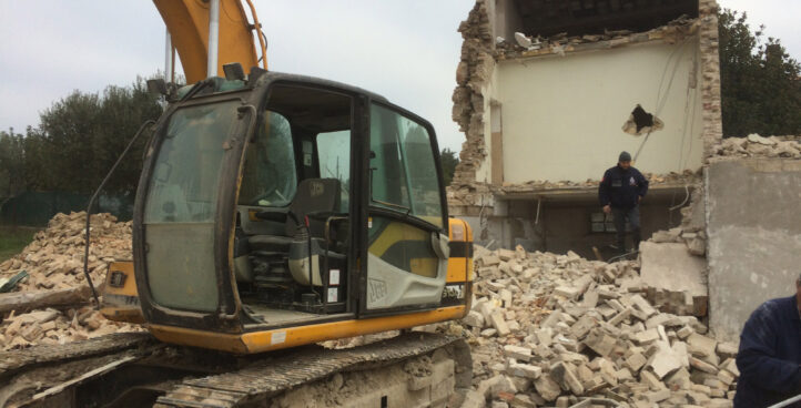 DEMOLIZIONI INDUSTRIALI E CIVILI